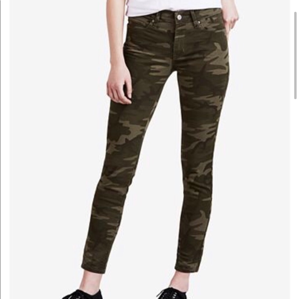 Camouflage jeans